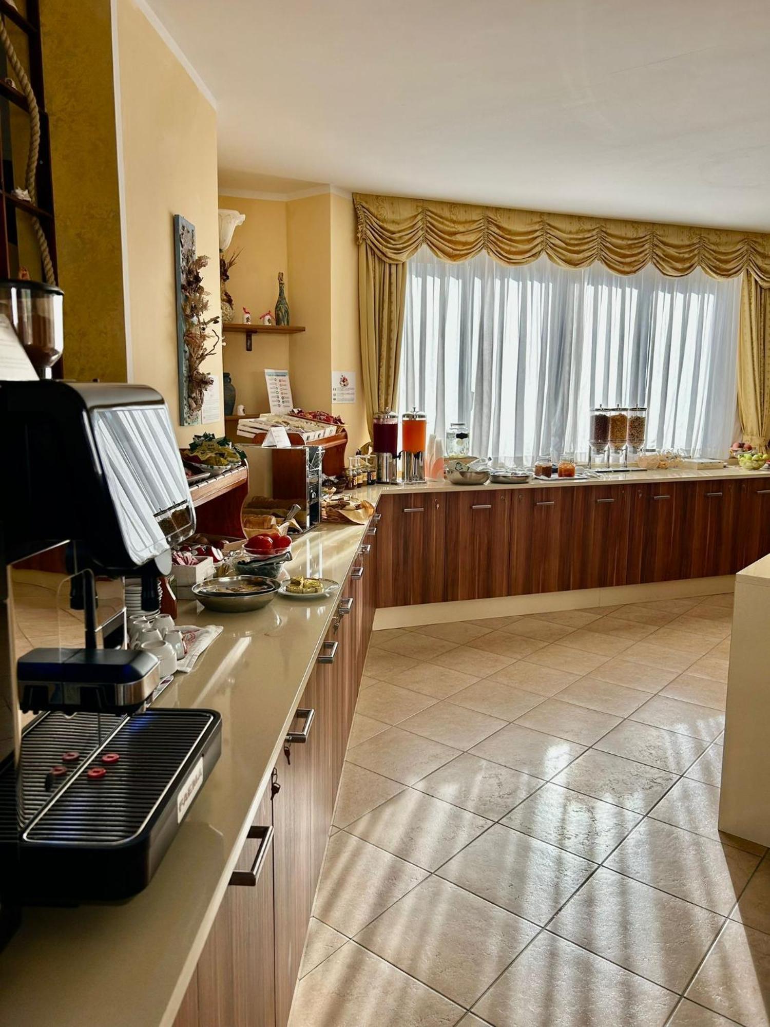 Hotel L'Ancora カーポ・ヴァチカーノ エクステリア 写真